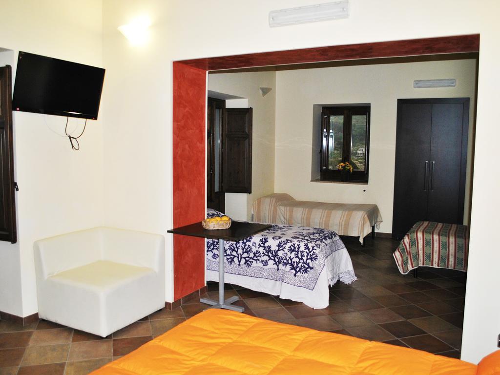 SantʼAgata di Militello Red Hotel Sant'Elia חדר תמונה
