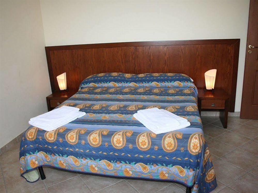 SantʼAgata di Militello Red Hotel Sant'Elia מראה חיצוני תמונה
